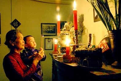 Không nên dùng thịt gà, thịt lợn để cúng Tết ?